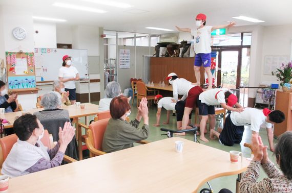 職員の組み立て体操
